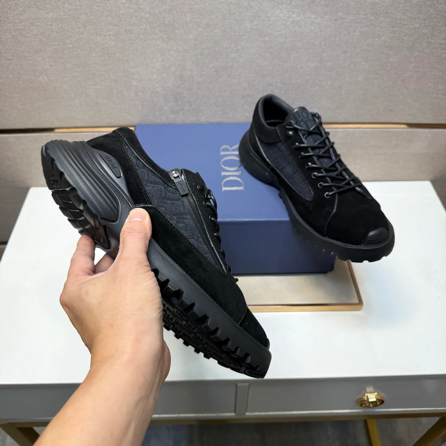 ⬛️Men's shoes 💰p560 [Dior~] Men's casual shoes 2025z cabinet sales simultaneously 🔶Size: 39-44 #️⃣ 🔷2 colors🔜The upper is made of multi-material splicing➕Genuine leather lining, comfortable and breathable, sole: original comfortable and wear-resistant outsole, ⚠️Real shot📱Photographed🎬The real thing is better📢📢📢